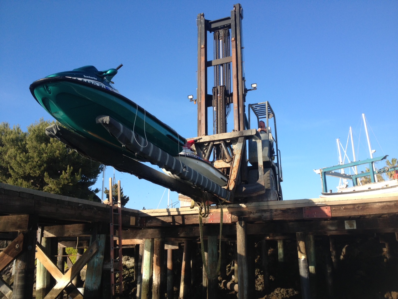 Ventura Harbor Marina and Yacht Yard Provides Free Launch Services