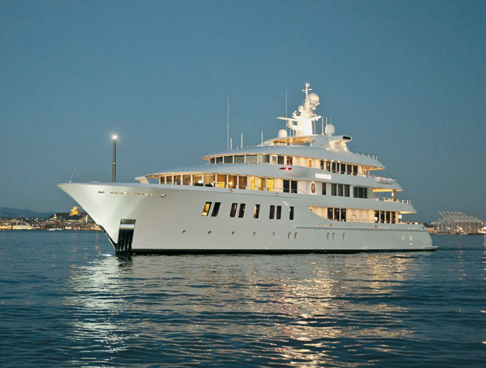 Superyacht Leaves Newport After 5-Week Visit