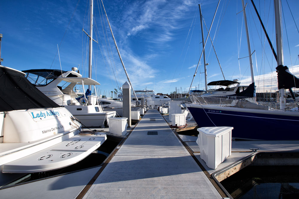 New docks and waterside promenade at Marina City Club Marina