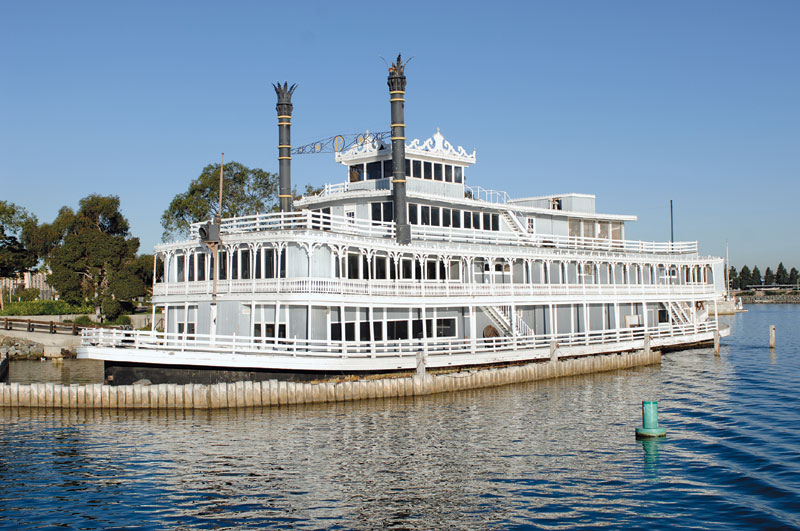 Harbor Island’s Reuben E. Lee Towed Away