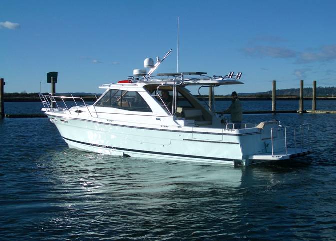 West Coast Premier Showing of the new Cutwater 30 Sport Top